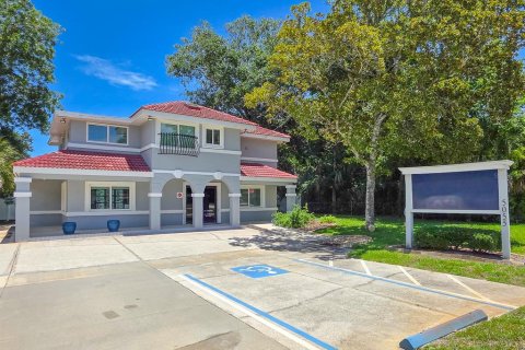 Propiedad comercial en venta en Palm Coast, Florida, 187.11 m2 № 2167041 - foto 2