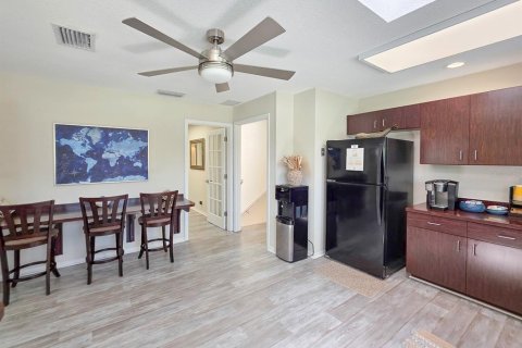 Propiedad comercial en venta en Palm Coast, Florida, 187.11 m2 № 2167041 - foto 18