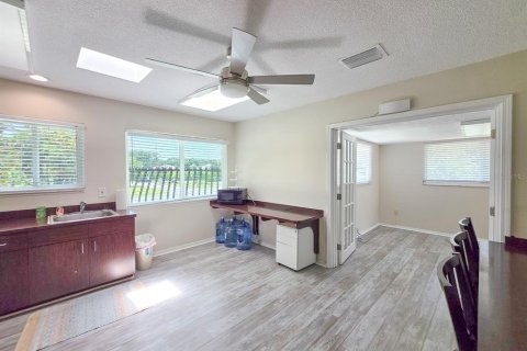 Propiedad comercial en venta en Palm Coast, Florida, 187.11 m2 № 2167041 - foto 17