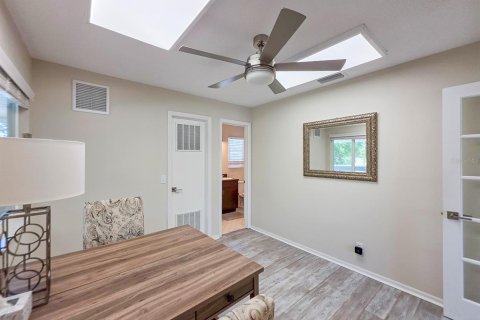 Propiedad comercial en venta en Palm Coast, Florida, 187.11 m2 № 2167041 - foto 27