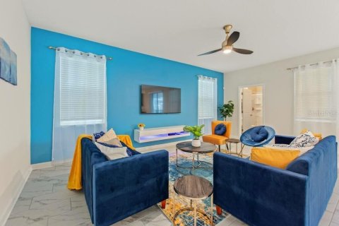 House in Davenport, Florida 7 bedrooms, 357.67 sq.m. № 1568682 - photo 13