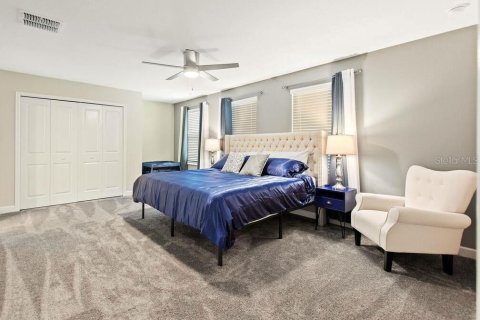 House in Davenport, Florida 7 bedrooms, 357.67 sq.m. № 1568682 - photo 7