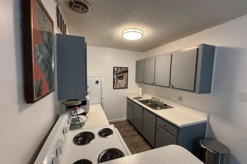 Condo in Gainesville, Florida, 1 bedroom  № 2229763 - photo 10