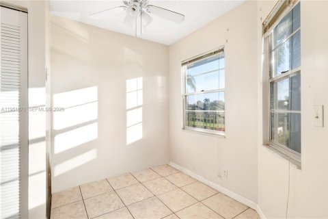 Copropriété à vendre à Pembroke Pines, Floride: 2 chambres, 102.75 m2 № 2153166 - photo 6