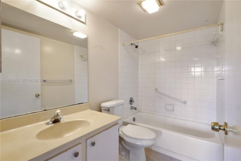 Copropriété à vendre à Pembroke Pines, Floride: 2 chambres, 102.75 m2 № 2153166 - photo 23