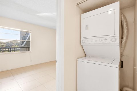 Copropriété à vendre à Pembroke Pines, Floride: 2 chambres, 102.75 m2 № 2153166 - photo 24