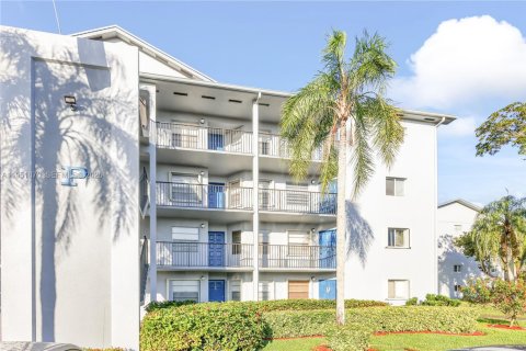 Copropriété à vendre à Pembroke Pines, Floride: 2 chambres, 102.75 m2 № 2153166 - photo 25