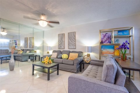 Condo in Boca Raton, Florida, 2 bedrooms  № 2068550 - photo 5