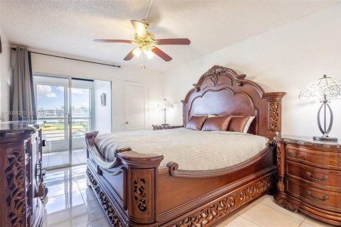 Condo in Boca Raton, Florida, 2 bedrooms  № 2068550 - photo 16