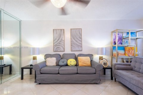 Condo in Boca Raton, Florida, 2 bedrooms  № 2068550 - photo 6