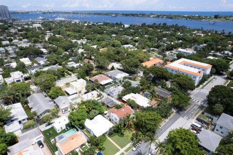 Casa en venta en West Palm Beach, Florida, 3 dormitorios, 168.62 m2 № 682282 - foto 1