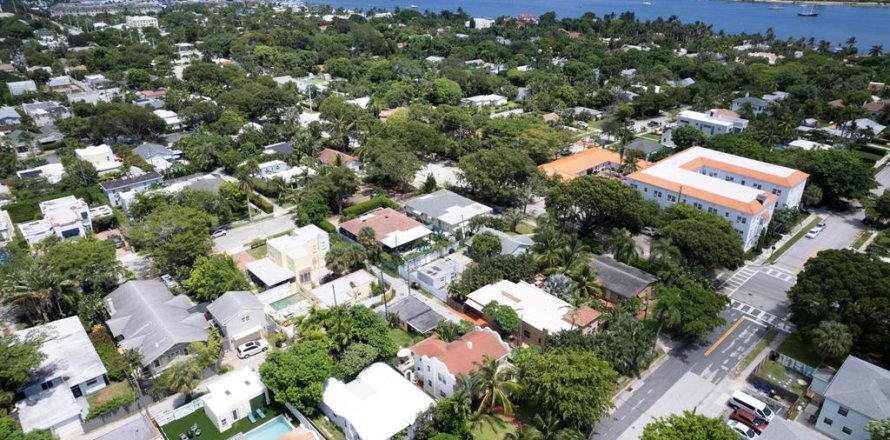 Casa en West Palm Beach, Florida 3 dormitorios, 168.62 m2 № 682282