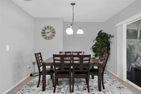 House in Casselberry, Florida 3 bedrooms, 119.66 sq.m. № 2408723 - photo 7