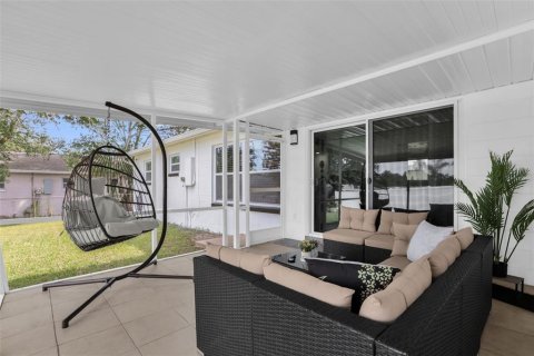 House in Casselberry, Florida 3 bedrooms, 119.66 sq.m. № 2408723 - photo 21