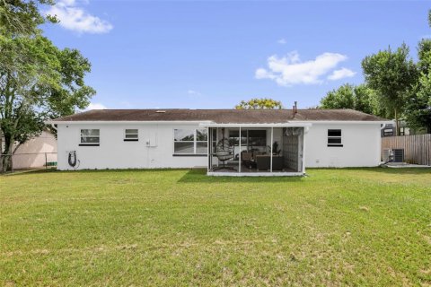 House in Casselberry, Florida 3 bedrooms, 119.66 sq.m. № 2408723 - photo 30