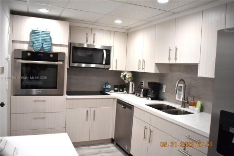Condominio en venta en Hollywood, Florida, 1 dormitorio, 81.2 m2 № 1745701 - foto 4