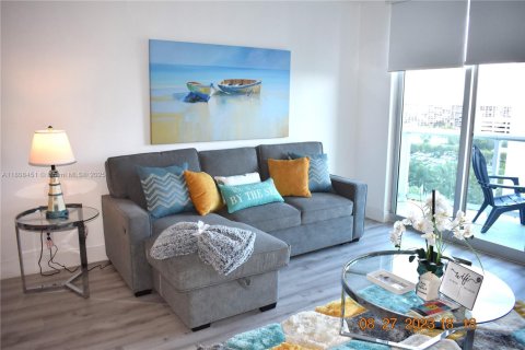 Condominio en venta en Hollywood, Florida, 1 dormitorio, 81.2 m2 № 1745701 - foto 8