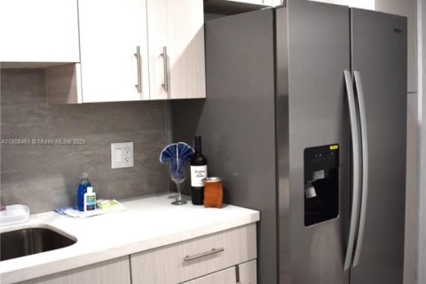 Condominio en venta en Hollywood, Florida, 1 dormitorio, 81.2 m2 № 1745701 - foto 5
