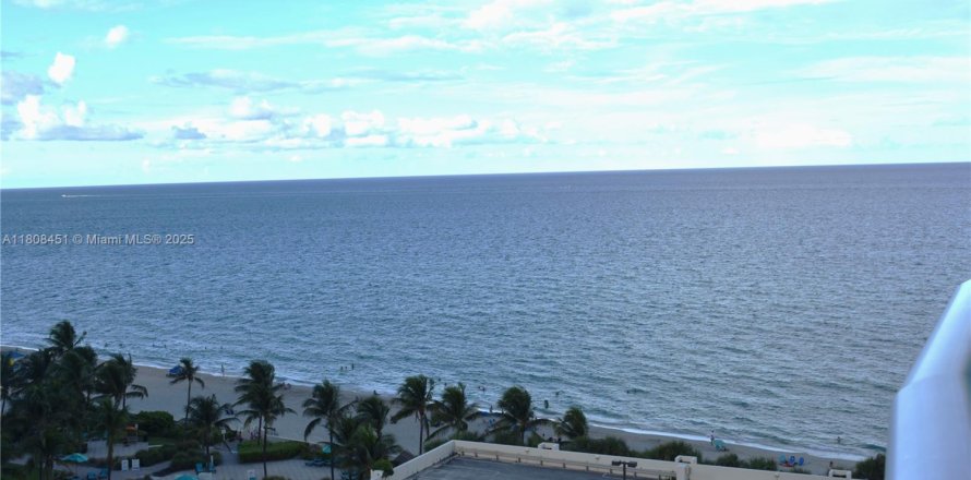 Condominio en Hollywood, Florida, 1 dormitorio № 1745701