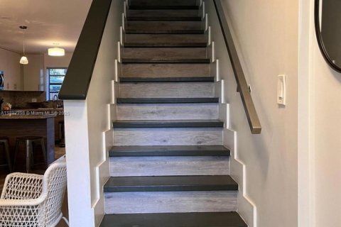 Adosado en alquiler en North Miami Beach, Florida, 2 dormitorios, 102.19 m2 № 1978001 - foto 3