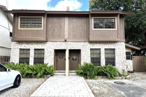 Adosado en alquiler en North Miami Beach, Florida, 2 dormitorios, 102.19 m2 № 1978001 - foto 1