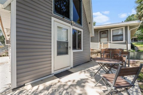 Condo in Clermont, Florida, 2 bedrooms  № 1918598 - photo 11