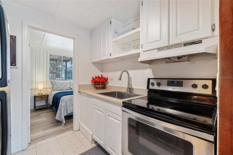 Condo in Clermont, Florida, 2 bedrooms  № 1918598 - photo 4