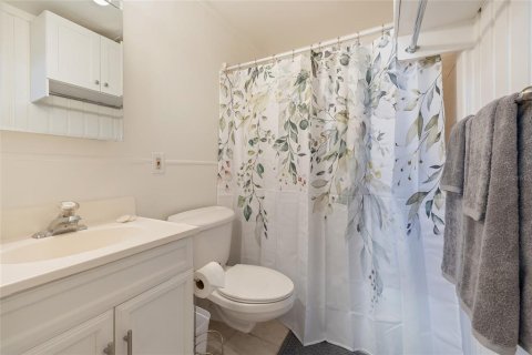 Condo in Clermont, Florida, 2 bedrooms  № 1918598 - photo 13