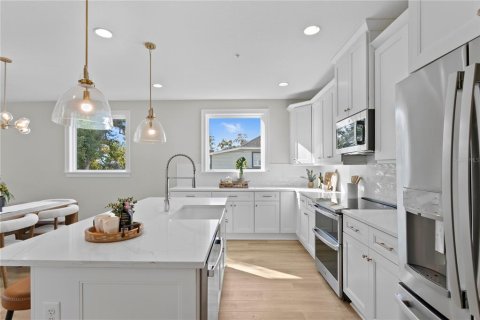 Townhouse in Tampa, Florida 4 bedrooms, 209.87 sq.m. № 1414476 - photo 28