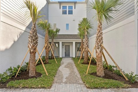 Townhouse in Tampa, Florida 4 bedrooms, 209.87 sq.m. № 1414476 - photo 3