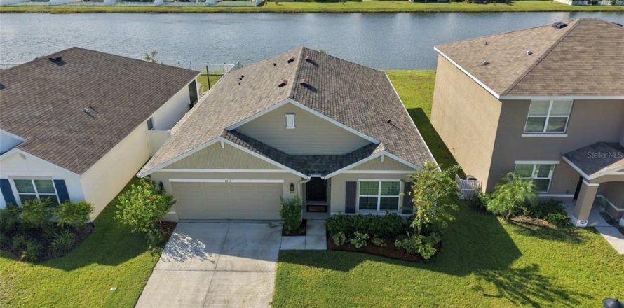 Villa ou maison à Ruskin, Floride 4 chambres, 171.5 m2 № 2399062