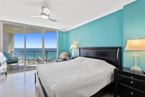 Condo in Sunny Isles Beach, Florida, 2 bedrooms № 2036939 - photo 2