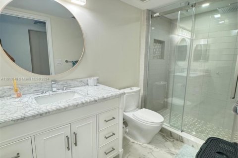 Condo in Sunny Isles Beach, Florida, 2 bedrooms № 2036939 - photo 19