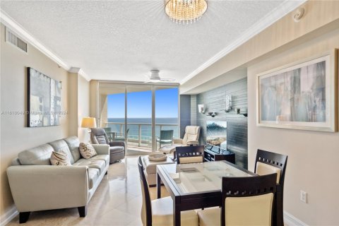 Condo in Sunny Isles Beach, Florida, 2 bedrooms № 2036939 - photo 15