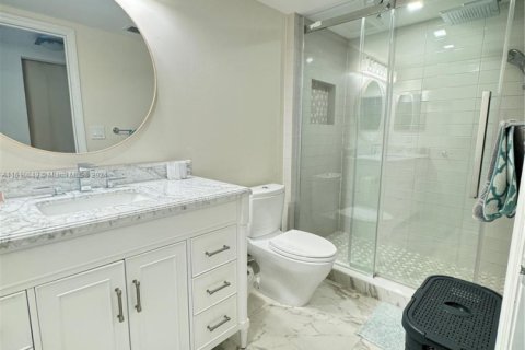 Condo in Sunny Isles Beach, Florida, 2 bedrooms № 2036939 - photo 18