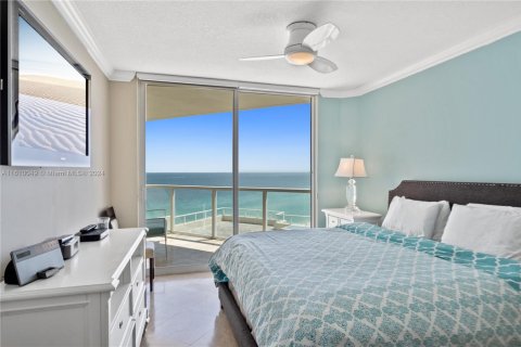 Condo in Sunny Isles Beach, Florida, 2 bedrooms № 2036939 - photo 16