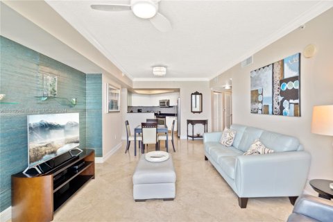 Condo in Sunny Isles Beach, Florida, 2 bedrooms № 2036939 - photo 12