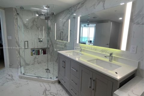 Condo in Sunny Isles Beach, Florida, 2 bedrooms № 2036939 - photo 3