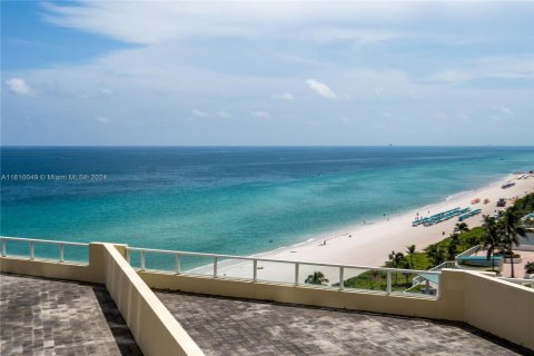 Condo in Sunny Isles Beach, Florida, 2 bedrooms № 2036939 - photo 8