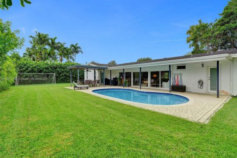 House in Pinecrest, Florida 5 bedrooms, 280.19 sq.m. № 1946532 - photo 26