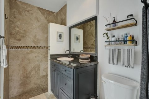 House in Pinecrest, Florida 5 bedrooms, 280.19 sq.m. № 1946532 - photo 23