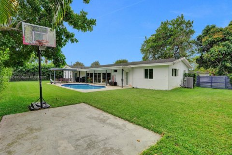 House in Pinecrest, Florida 5 bedrooms, 280.19 sq.m. № 1946532 - photo 27