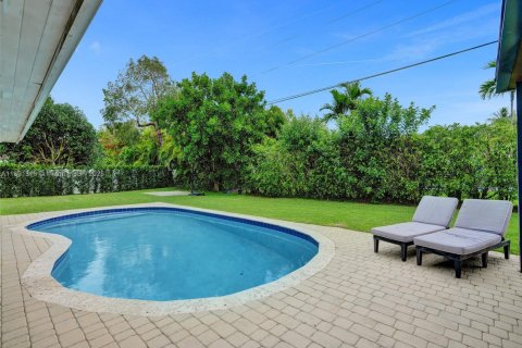 House in Pinecrest, Florida 5 bedrooms, 280.19 sq.m. № 1946532 - photo 25