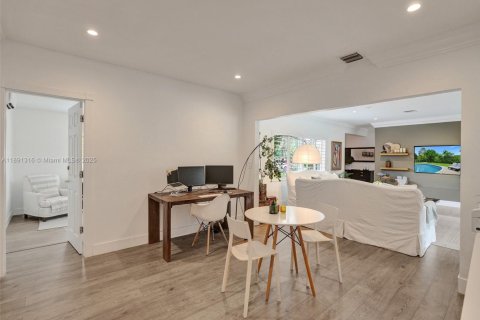 House in Pinecrest, Florida 5 bedrooms, 280.19 sq.m. № 1946532 - photo 8