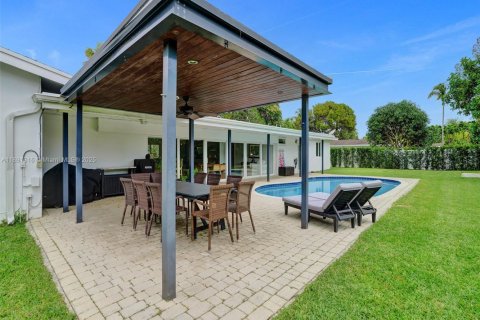 House in Pinecrest, Florida 5 bedrooms, 280.19 sq.m. № 1946532 - photo 24