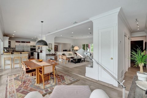 House in Pinecrest, Florida 5 bedrooms, 280.19 sq.m. № 1946532 - photo 6