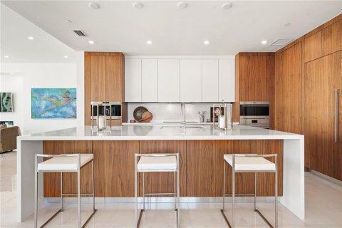 Condominio en venta en Sarasota, Florida, 4 dormitorios, 327.67 m2 № 2093103 - foto 14
