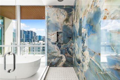 Condominio en venta en Sarasota, Florida, 4 dormitorios, 327.67 m2 № 2093103 - foto 27