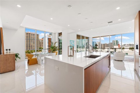 Condominio en venta en Sarasota, Florida, 4 dormitorios, 327.67 m2 № 2093103 - foto 17