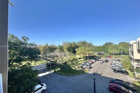 Copropriété à louer à Miami, Floride: 1 chambre, 66.15 m2 № 2076278 - photo 9